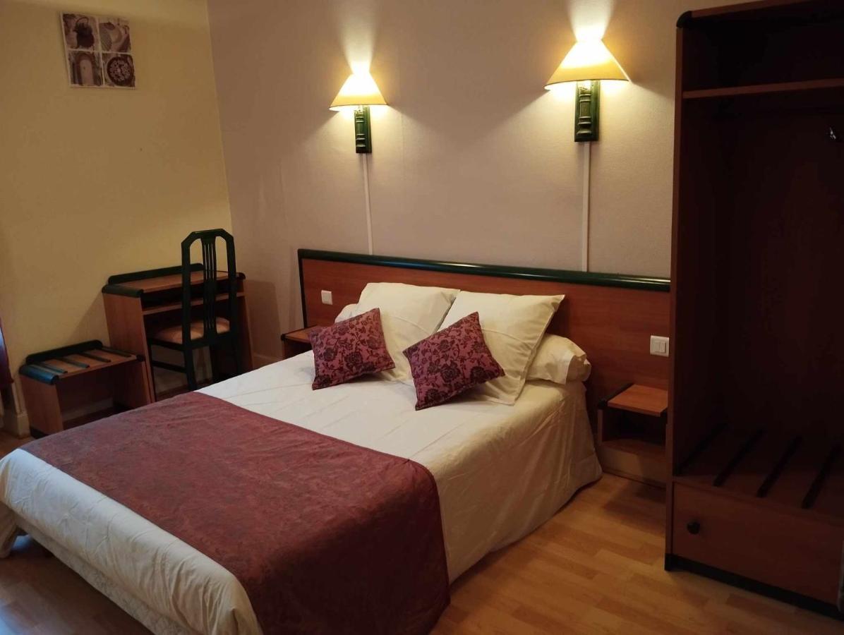 Hotel Moderne Prades-d'Aubrac Екстериор снимка